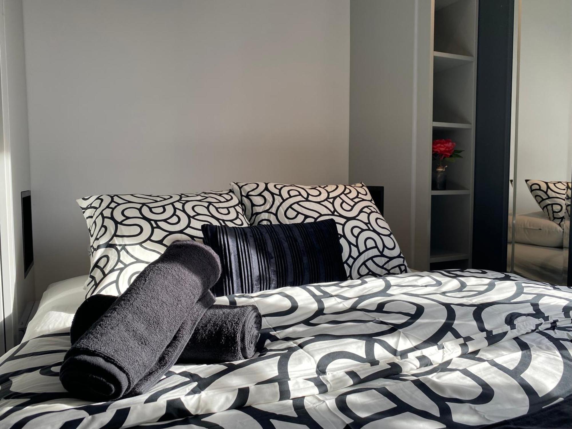 Lovers' Loft Apartment In Krakow - Orawska 7 Cracóvia Exterior foto